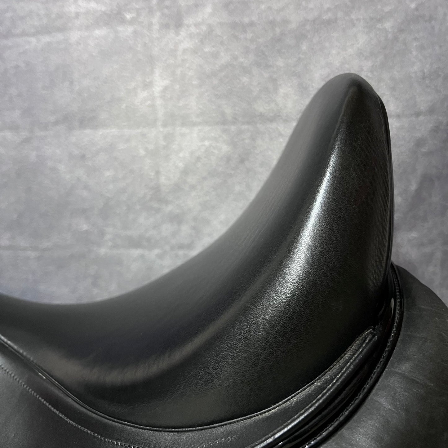 Selle de dressage Ikonic