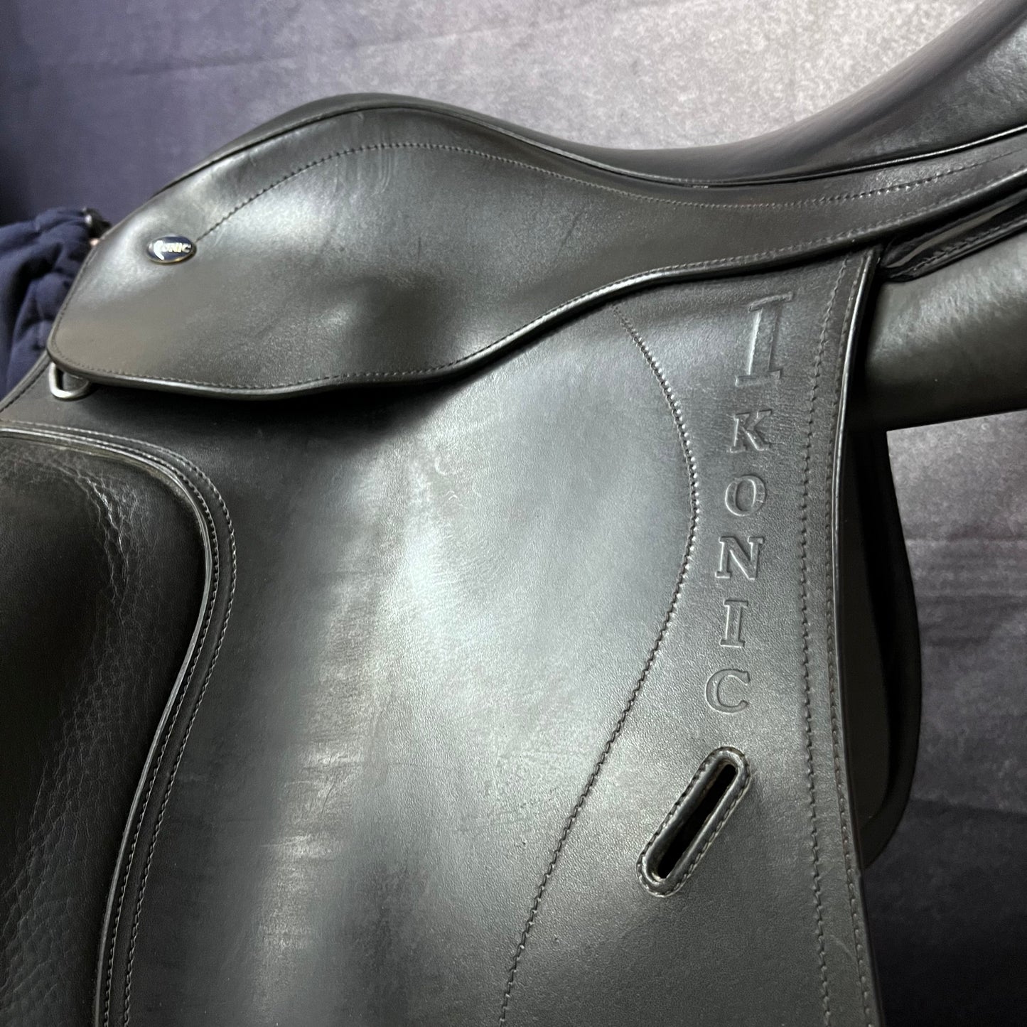 Selle de dressage Ikonic